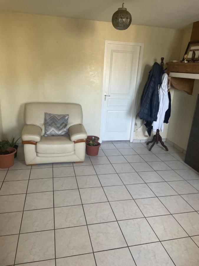 Chambre Simple Proche Aeroport Pusignan 外观 照片